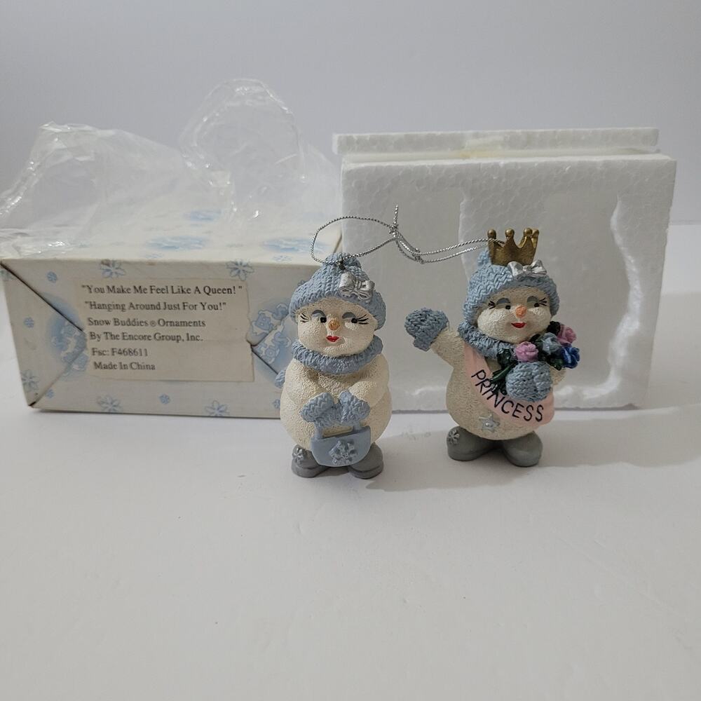 Snow Buddies "You Make Me Feel Like A Queen" Figurine Set